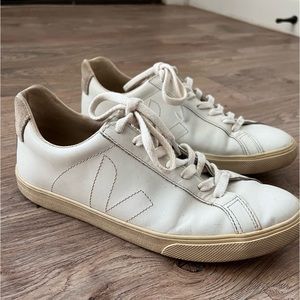White Veja Esplar Size 8